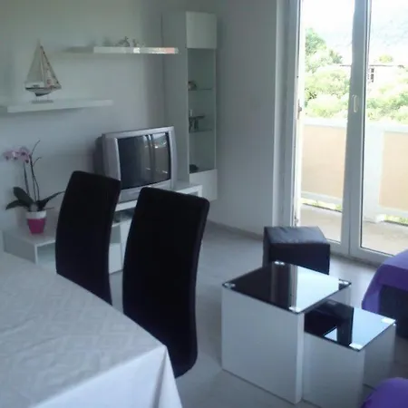 - Donja 15983a Apartamento