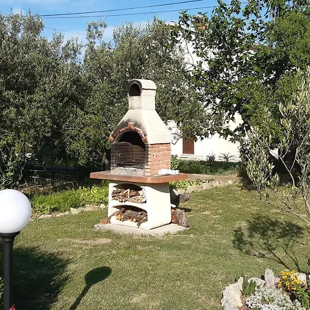 - Donja 15983a Apartament